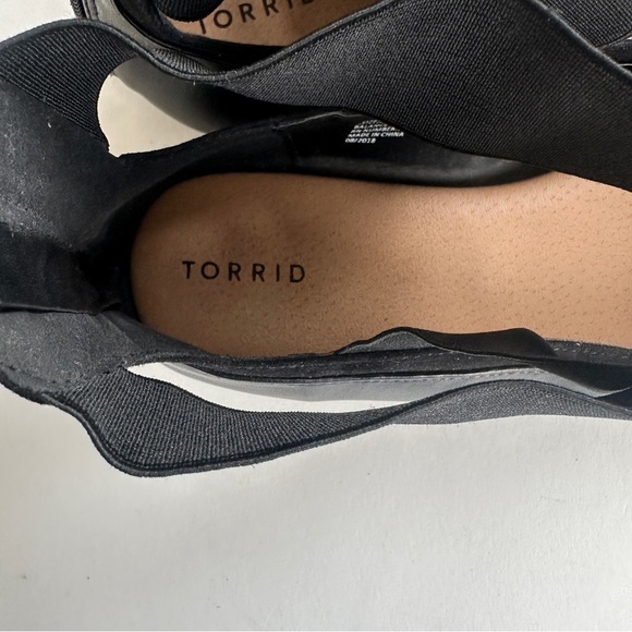 TORRID BLACK FAUX LEATHER ELASTIC STRAP BACK-ZIP WIDE WIDTH BALLET FLAT Sz10W - Picture 9 of 12